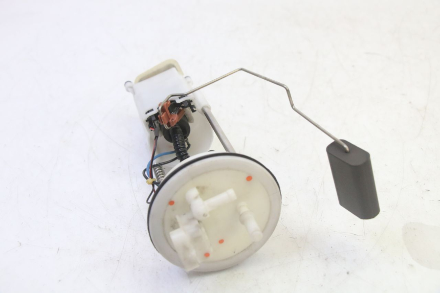 photo de BENZINPUMPE PEUGEOT SATELIS 125 (2013 - 2018) - Detailansicht des Bauteils