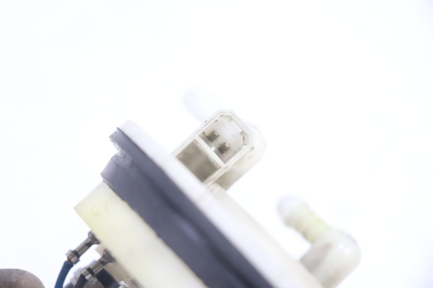 photo de KRAFTSTOFFPUMPE PEUGEOT SATELIS 125 (2006 - 2009) - Alternative Perspektive