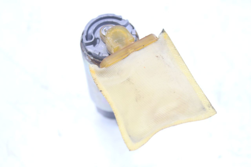 photo de KRAFTSTOFFPUMPE TRIUMPH SPRINT ST 955 (1999 - 2001) - Zoom auf Gebrauchszustand