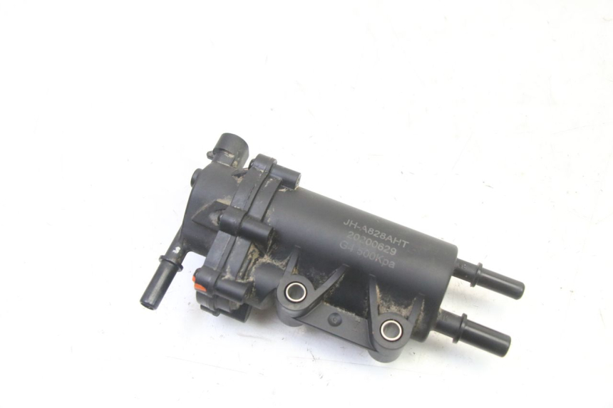 photo de BENZINPUMPE PEUGEOT STREETZONE I NAKED 2T 50 (2018 - 2020) - Hauptansicht