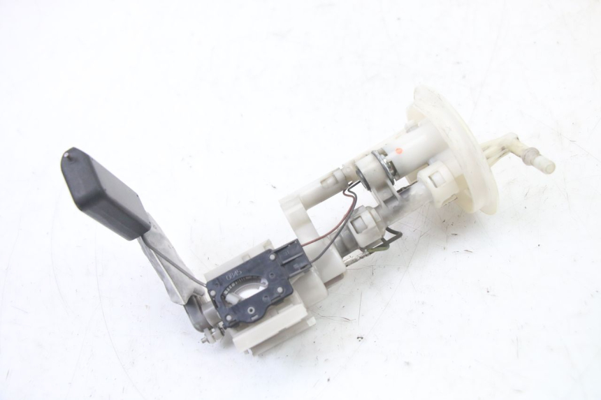 photo de BENZINPUMPE SUZUKI BURGMAN 125 (2015 - 2017) - Hauptansicht