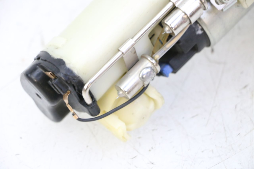 photo de BENZINPUMPE SUZUKI SV S 650 (2003 - 2009) - Zoom auf Komponenten