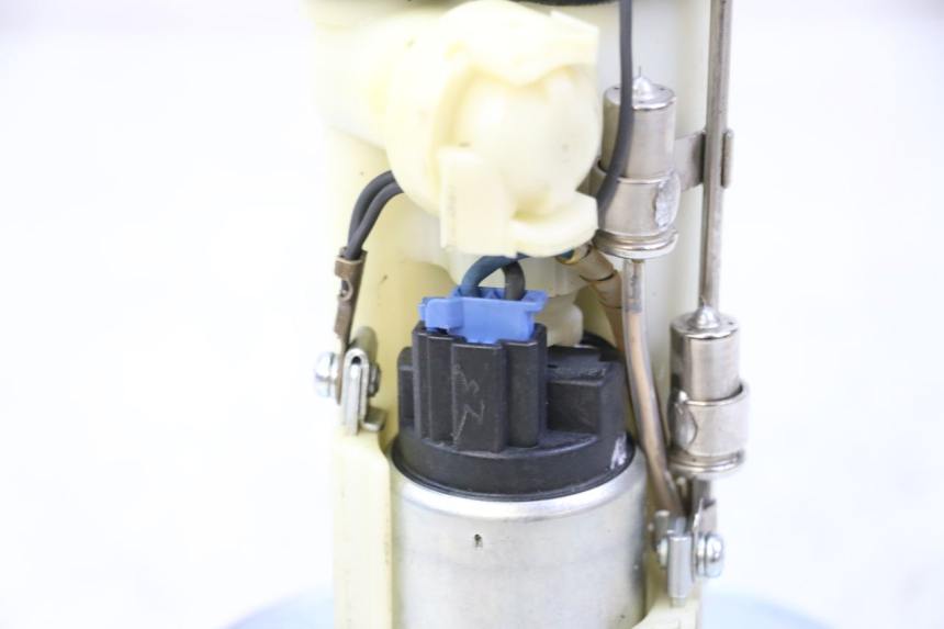 photo de BENZINPUMPE SUZUKI SV S 650 (2003 - 2009) - Details der Befestigungspunkte