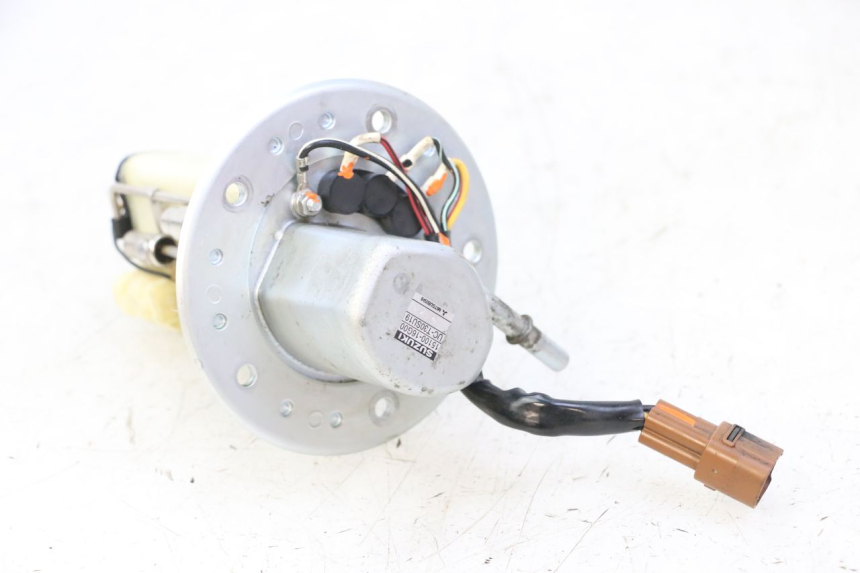 photo de BENZINPUMPE SUZUKI SV S 650 (2003 - 2009) - Kennzeichnungen und Originalreferenzen