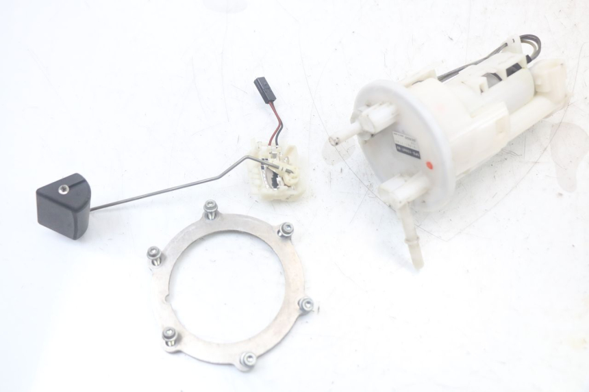 photo de KRAFTSTOFFPUMPE YAMAHA TDM ABS 900 (2002 - 2014) - Detailansicht des Bauteils