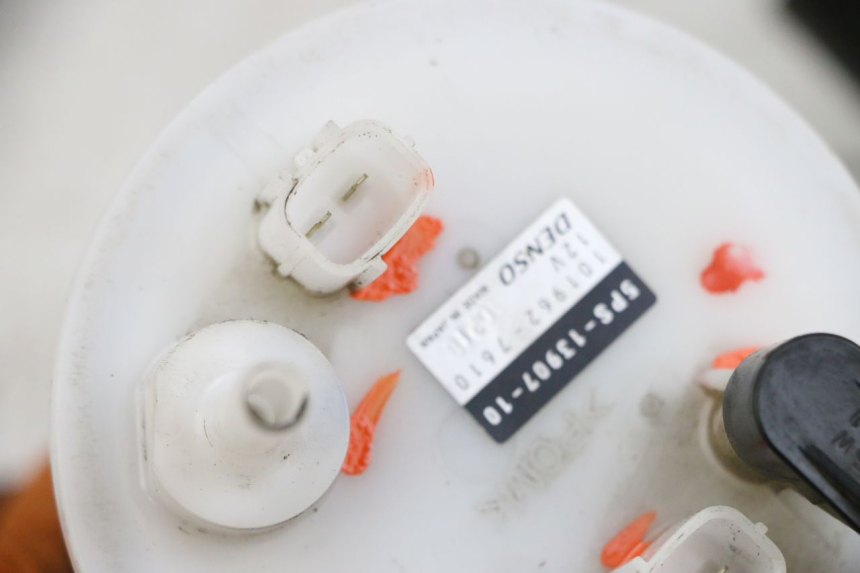 photo de BENZINPUMPE YAMAHA TDM ABS 900 (2002 - 2014) - Zoom auf Gebrauchszustand