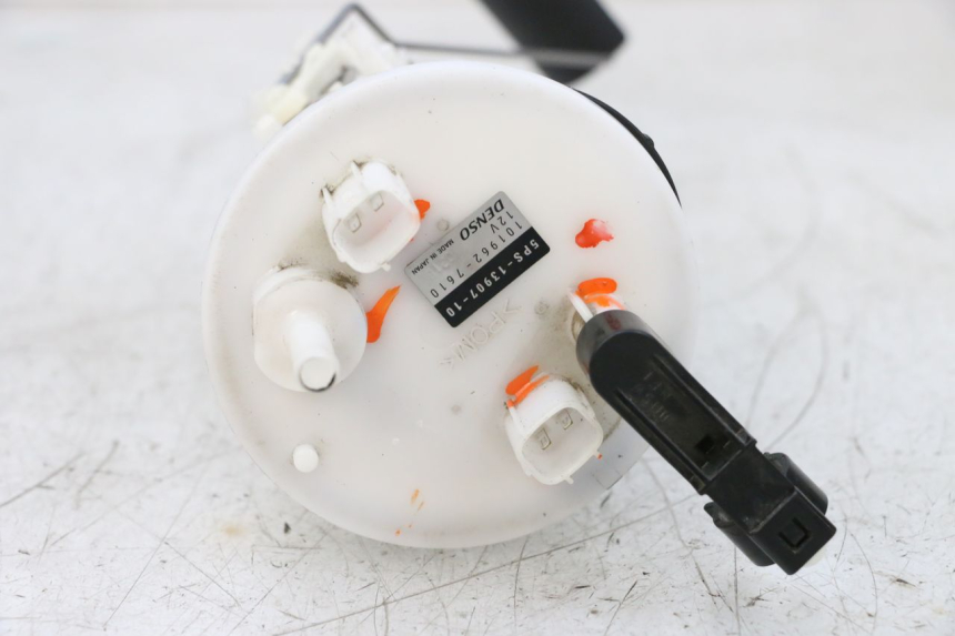 photo de BENZINPUMPE YAMAHA TDM ABS 900 (2002 - 2014) - Oberflächenzustand und Material