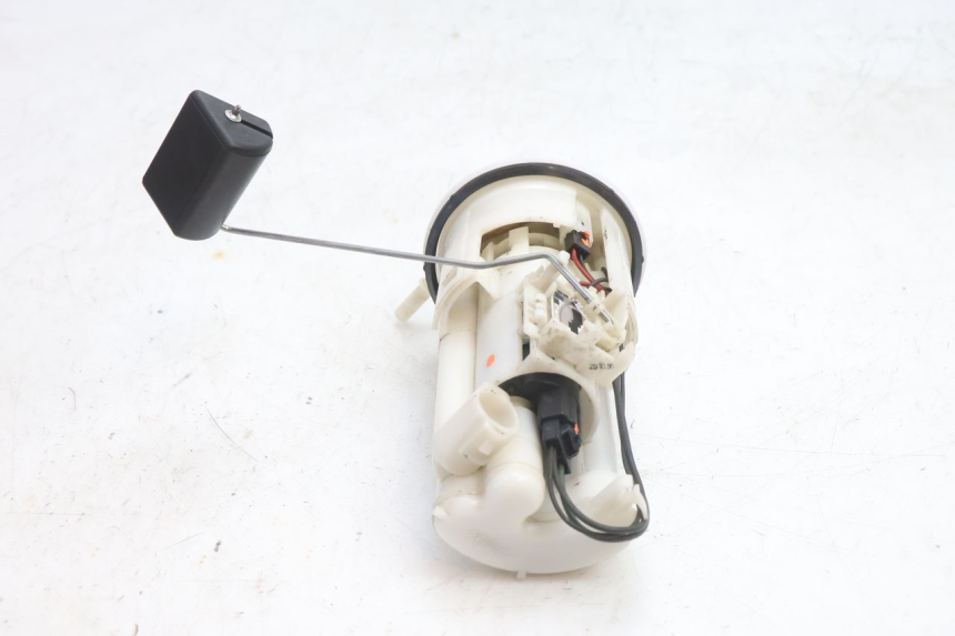 photo de BENZINPUMPE YAMAHA TDM ABS 900 (2002 - 2014) - Oberflächenzustand und Material