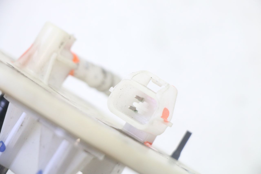 photo de BENZINPUMPE PEUGEOT TWEET PRO CARGO 50 (2018 - 2022) - Technische Nahaufnahme