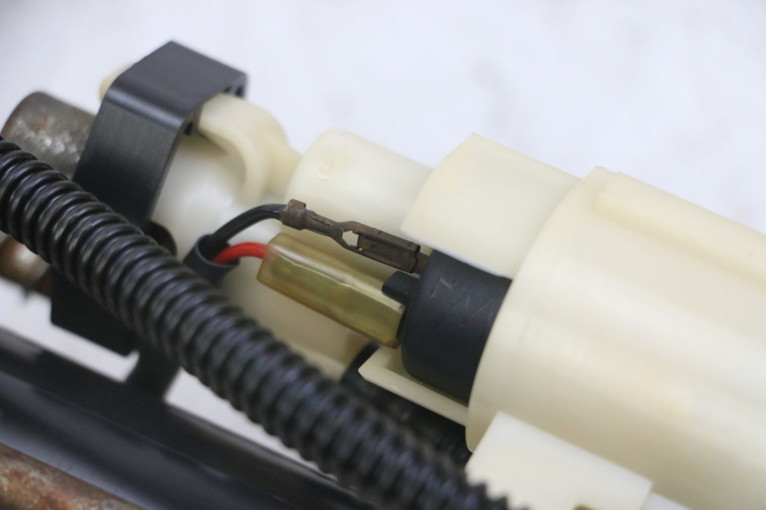 photo de KRAFTSTOFFPUMPE YAMAHA X-MAX XMAX 125 (2010 - 2013) - Weitere Ansicht des Artikels