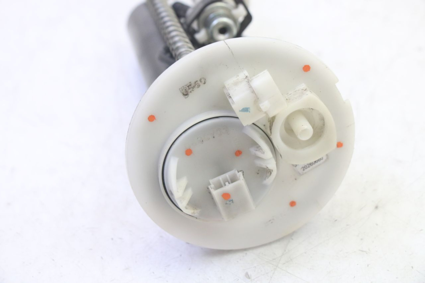 photo de KRAFTSTOFFPUMPE YAMAHA X-MAX XMAX 125 (2010 - 2013) - Technische Nahaufnahme