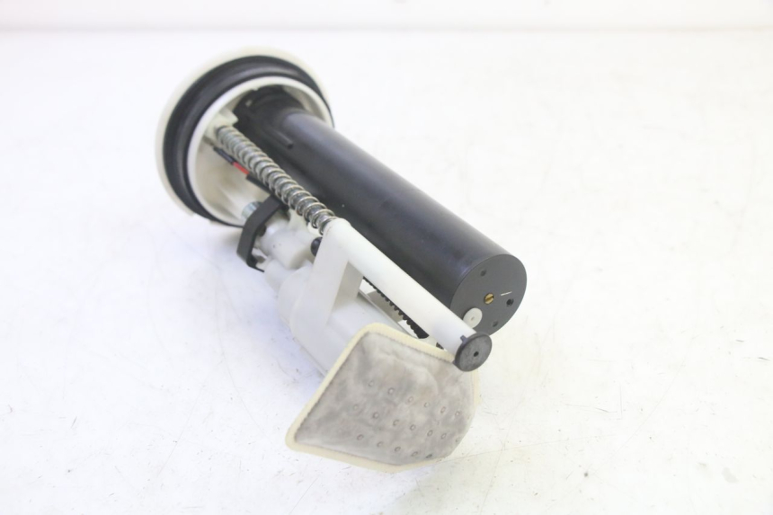 photo de KRAFTSTOFFPUMPE YAMAHA X-MAX XMAX 125 (2010 - 2013) - Details der Befestigungspunkte