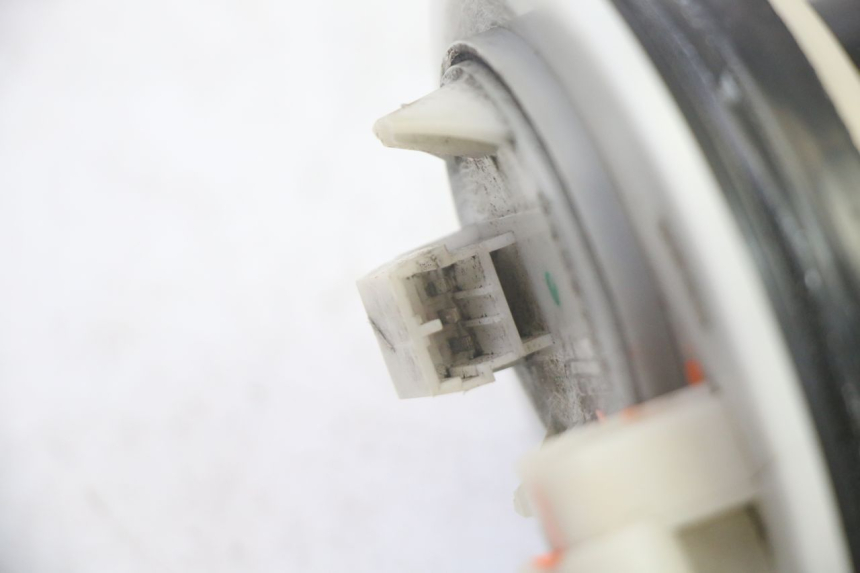 photo de KRAFTSTOFFPUMPE YAMAHA XMAX X-MAX 125 (2006 - 2009) - Technische Nahaufnahme