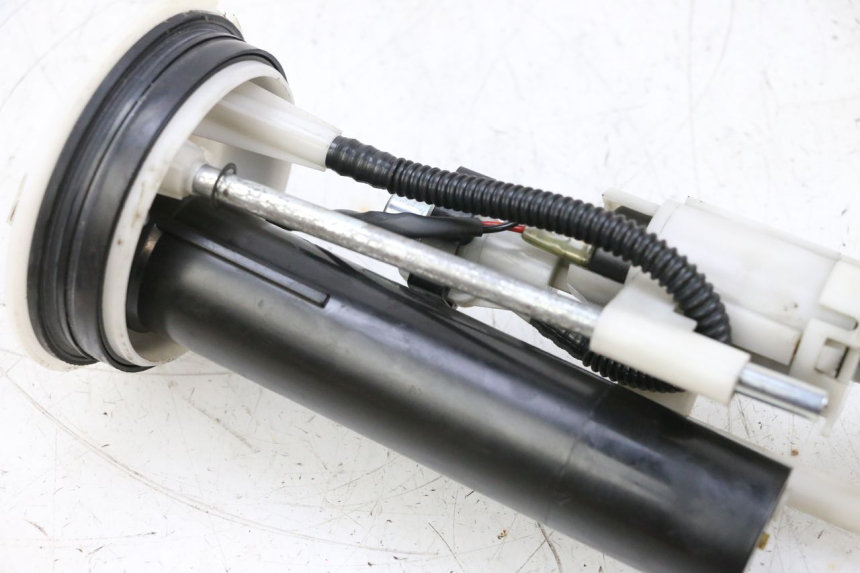 photo de KRAFTSTOFFPUMPE YAMAHA XMAX X-MAX 125 (2006 - 2009) - Detailansicht des Bauteils