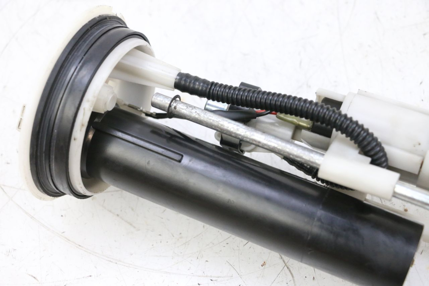 photo de KRAFTSTOFFPUMPE YAMAHA XMAX X-MAX 125 (2006 - 2009) - Zoom auf Gebrauchszustand