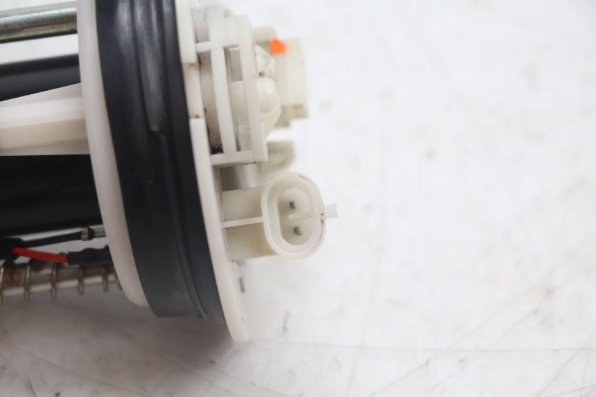 photo de KRAFTSTOFFPUMPE YAMAHA XMAX X-MAX 125 (2006 - 2009) - Detailansicht des Bauteils