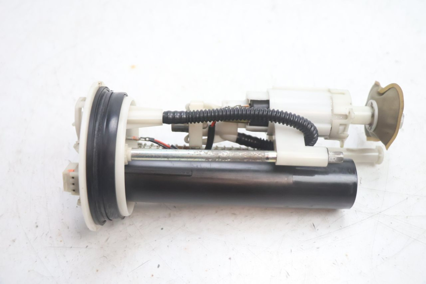 photo de KRAFTSTOFFPUMPE YAMAHA XMAX X-MAX 125 (2006 - 2009) - Technische Nahaufnahme