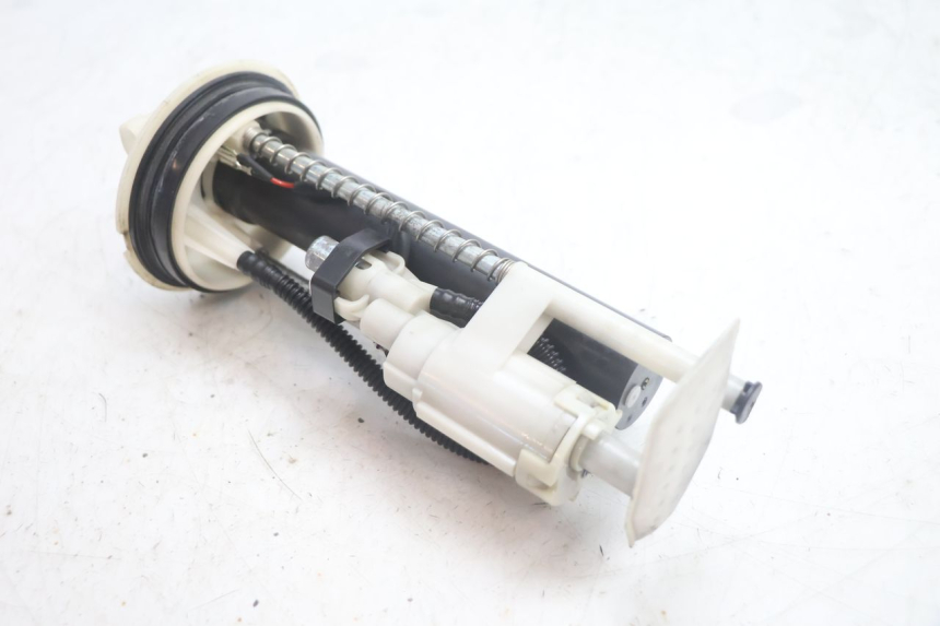 photo de KRAFTSTOFFPUMPE YAMAHA X-MAX XMAX 125 (2010 - 2013) - Details der Befestigungspunkte