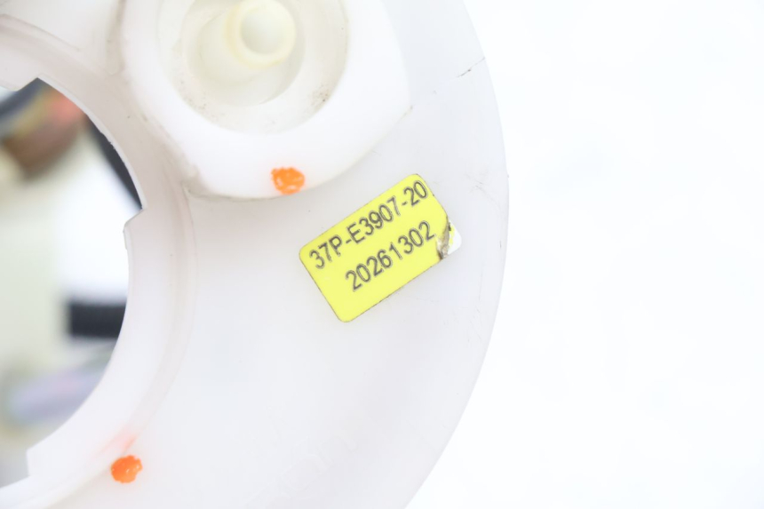 photo de KRAFTSTOFFPUMPE YAMAHA X-MAX XMAX 125 (2010 - 2013) - Technische Nahaufnahme
