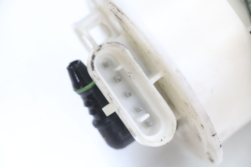 photo de KRAFTSTOFFPUMPE PIAGGIO X10 125 (2012 - 2017) - Details der Befestigungspunkte