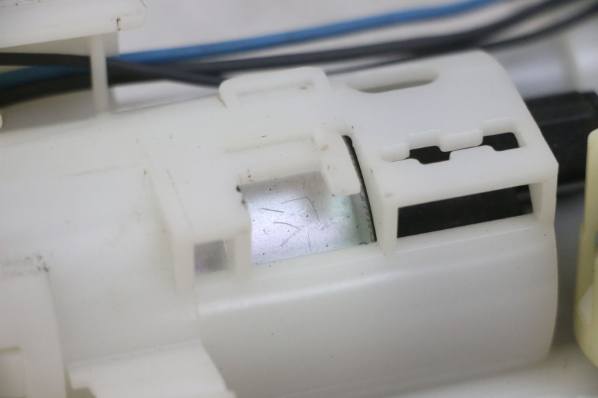 photo de BENZINPUMPE YAMAHA XJ6 ABS 600 (2008 - 2016) - Alternative Perspektive