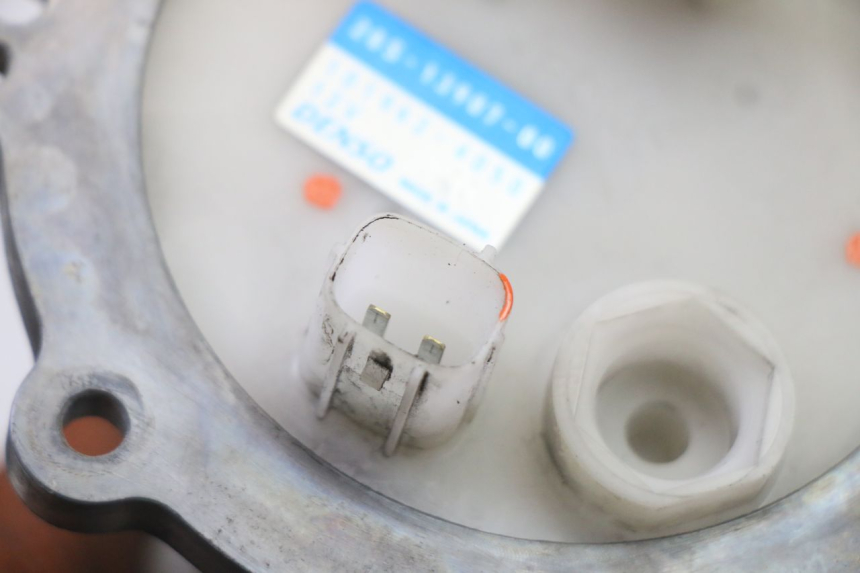 photo de BENZINPUMPE YAMAHA XJ6 ABS 600 (2008 - 2016) - Technische Nahaufnahme