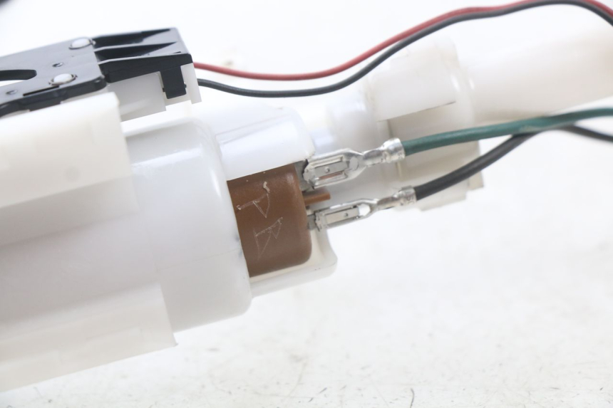 photo de BENZINPUMPE YAMAHA XP T-MAX TMAX 500 (2008 - 2012) - Technische Nahaufnahme