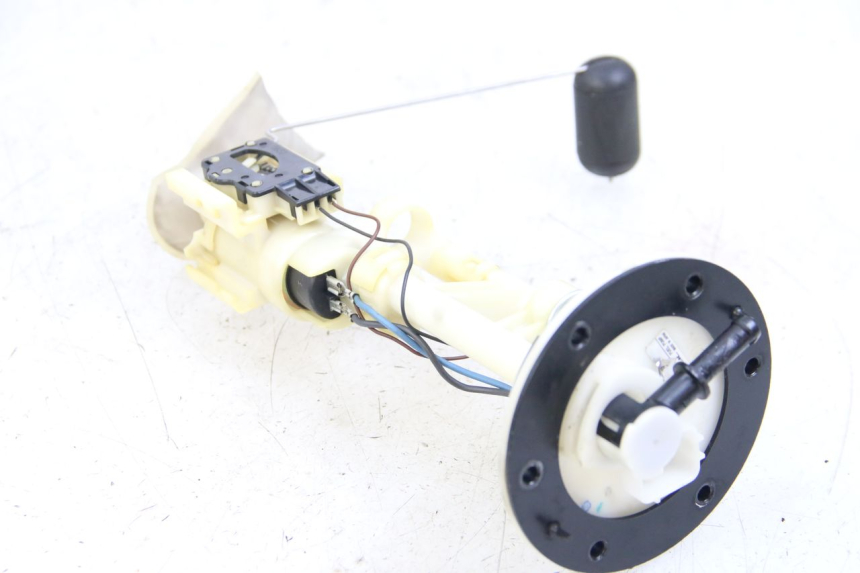 photo de BENZINPUMPE YAMAHA XP T-MAX TMAX 500 (2004 - 2007) - Technische Nahaufnahme