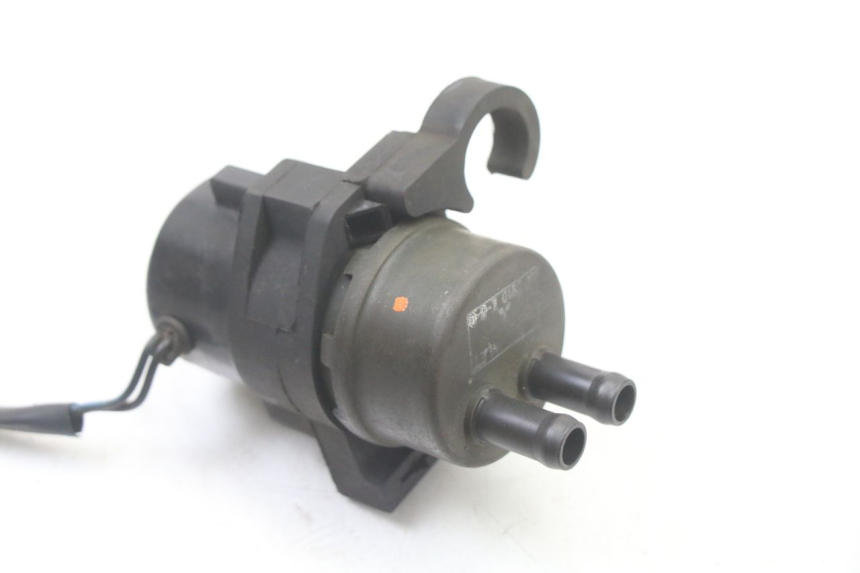 photo de KRAFTSTOFFPUMPE YAMAHA FZS FAZER 600 (2001 - 2003) - Alternative Perspektive