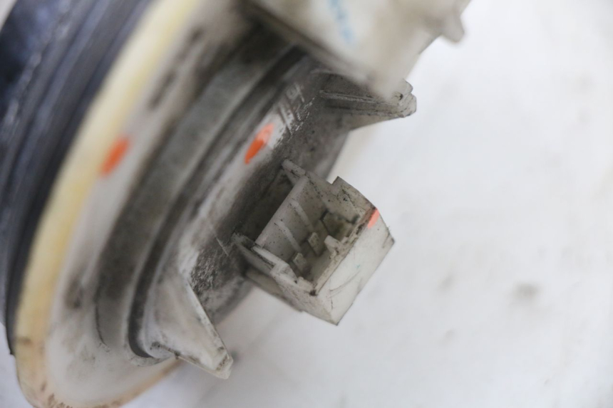 photo de KRAFTSTOFFPUMPE YAMAHA X-MAX XMAX ABS 250 (2010 - 2014) - Technische Nahaufnahme