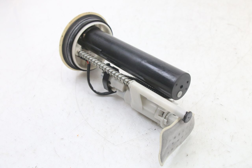 photo de KRAFTSTOFFPUMPE YAMAHA X-MAX XMAX ABS 250 (2010 - 2014) - Details der Befestigungspunkte