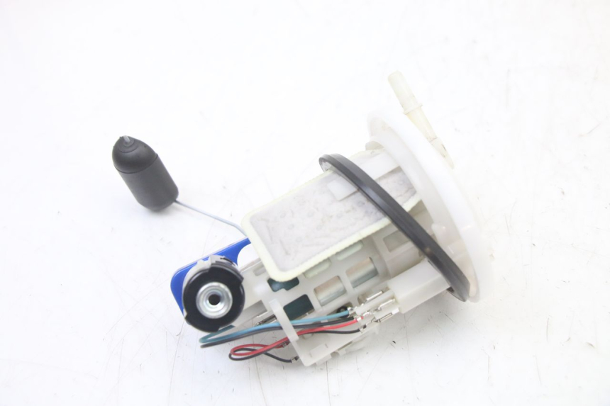 photo de BENZINPUMPE YAMAHA YP T-MAX TMAX 530 (2017 - 2020) - Zoom auf Gebrauchszustand