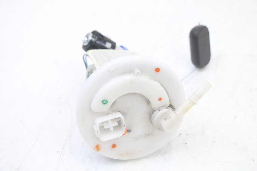 photo de BENZINPUMPE YAMAHA YP T-MAX TMAX 530 (2017 - 2020) - Technische Nahaufnahme