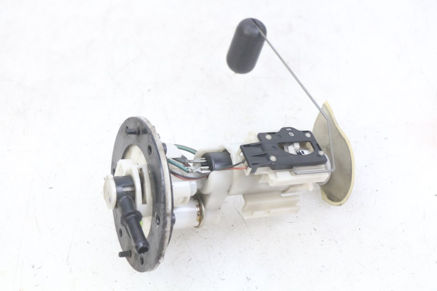 photo de KRAFTSTOFFPUMPE YAMAHA YP MAJESTY 400 (2004 - 2008) - Oberflächenzustand und Material