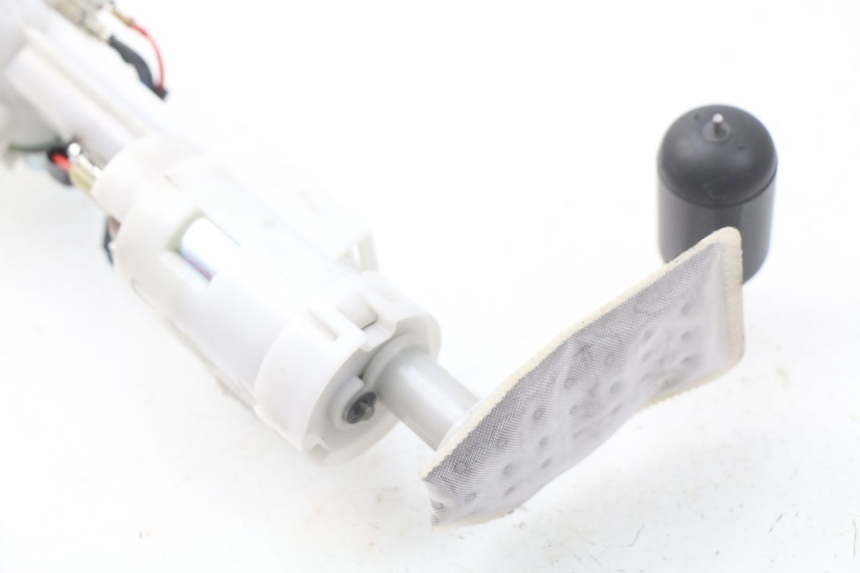 photo de BENZINPUMPE YAMAHA YP X-MAX XMAX 400 (2014 - 2017) - Zoom auf Gebrauchszustand