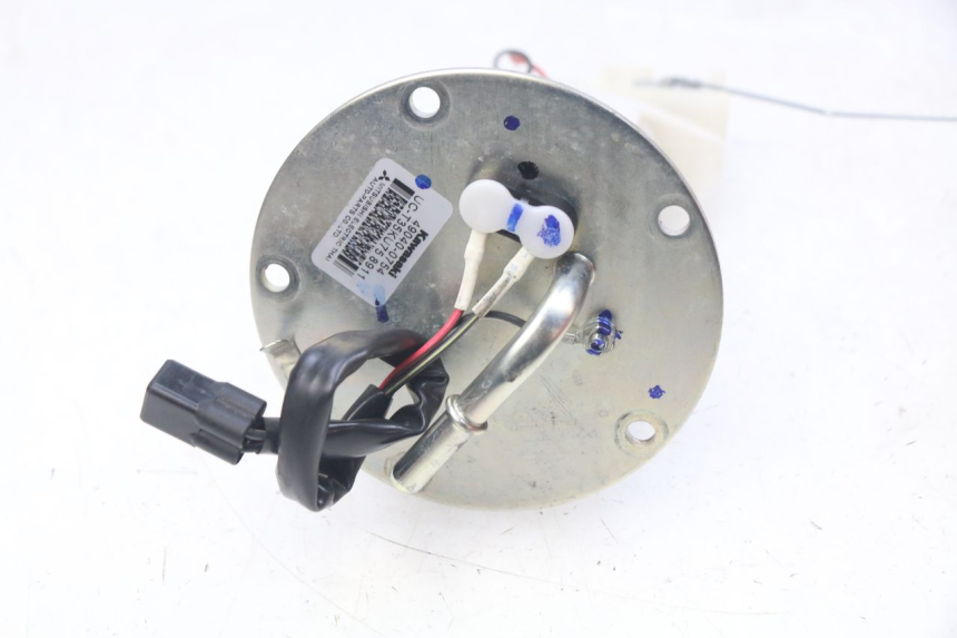 photo de BENZINPUMPE KAWASAKI Z 650 (2016 - 2019) - Zoom auf Komponenten