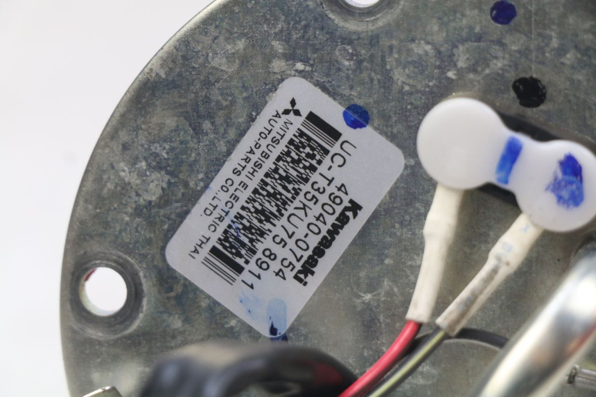 photo de BENZINPUMPE KAWASAKI Z 650 (2016 - 2019) - Hochauflösende Nahaufnahme