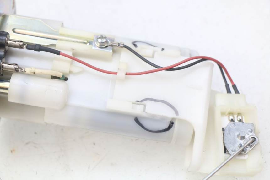 photo de BENZINPUMPE KAWASAKI Z 650 (2016 - 2019) - Details der Befestigungspunkte