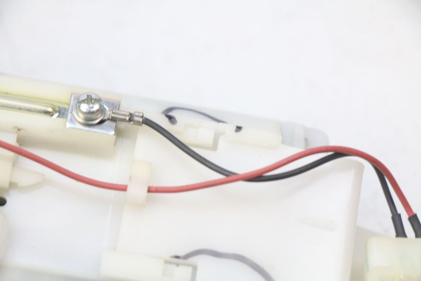 photo de BENZINPUMPE KAWASAKI Z 650 (2016 - 2019) - Oberflächenzustand und Material