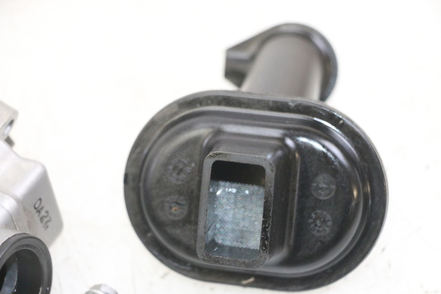 photo de ÖLPUMPE  HONDA CB R 1000 (2018 - 2023) - Details der Befestigungspunkte