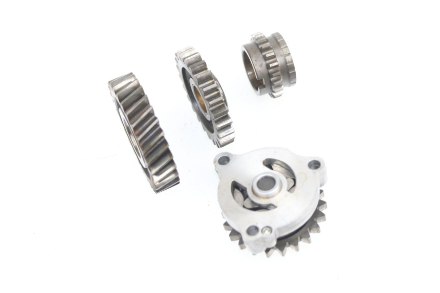 photo de ÖLPUMPE  SUZUKI DR DJEBEL 600 (1985 - 1990) - Technische Nahaufnahme