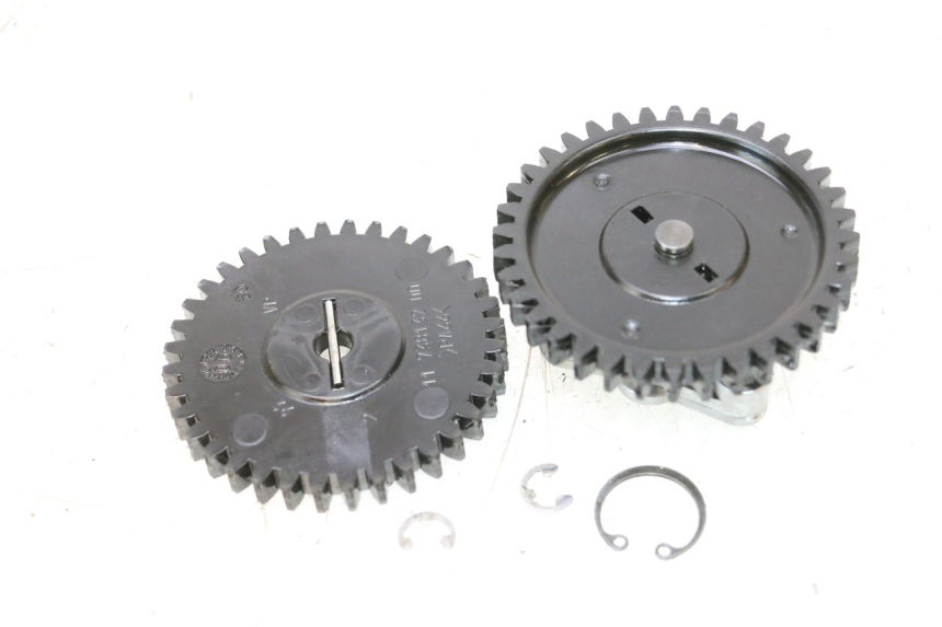 photo de ÖLPUMPE  PEUGEOT SATELIS COMPRESSOR K15 125 (2006 - 2009) - Detailansicht des Bauteils