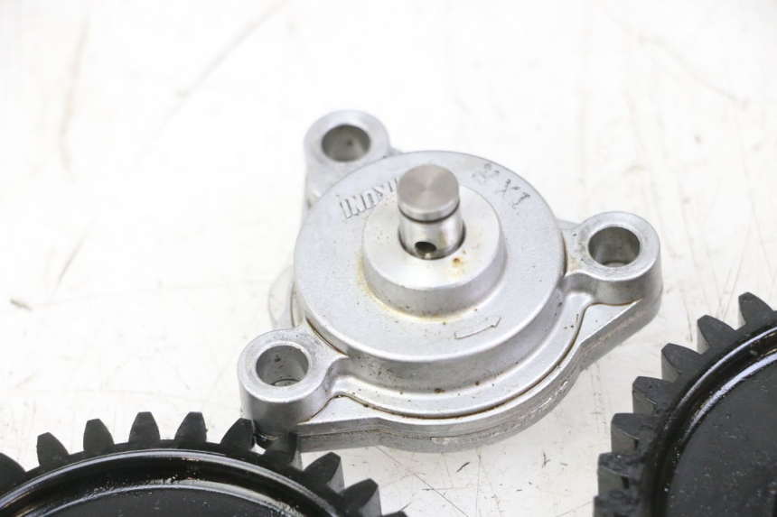 photo de ÖLPUMPE  PEUGEOT SATELIS 125 (2013 - 2018) - Details der Befestigungspunkte