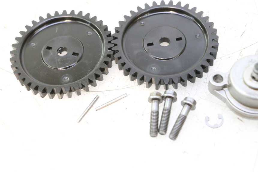 photo de ÖLPUMPE PEUGEOT SATELIS 125 (2006 - 2009) - Details der Befestigungspunkte