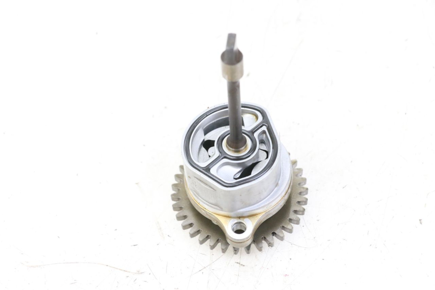 photo de ÖLPUMPE  SUZUKI GSR 750 (2011 - 2017) - Details der Befestigungspunkte