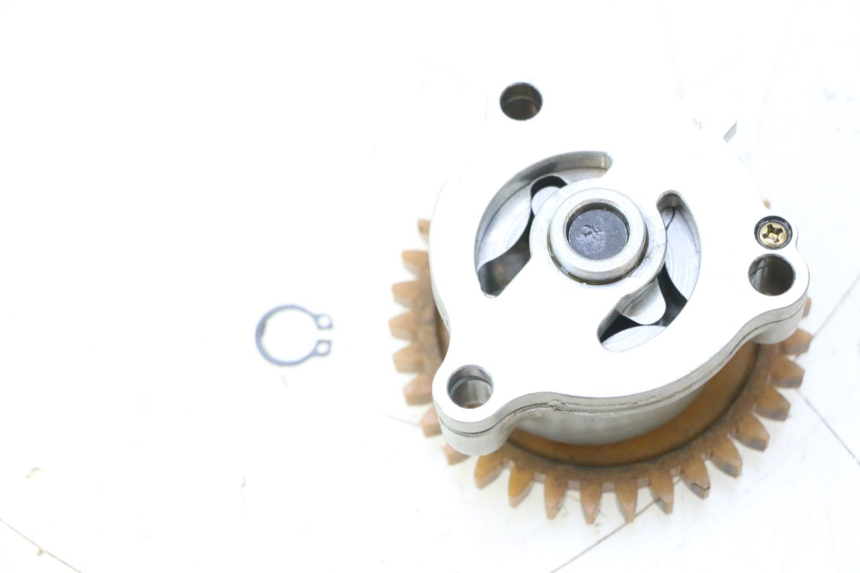 photo de ÖLPUMPE  SUZUKI SV S 650 (2003 - 2009) - Detailansicht des Bauteils