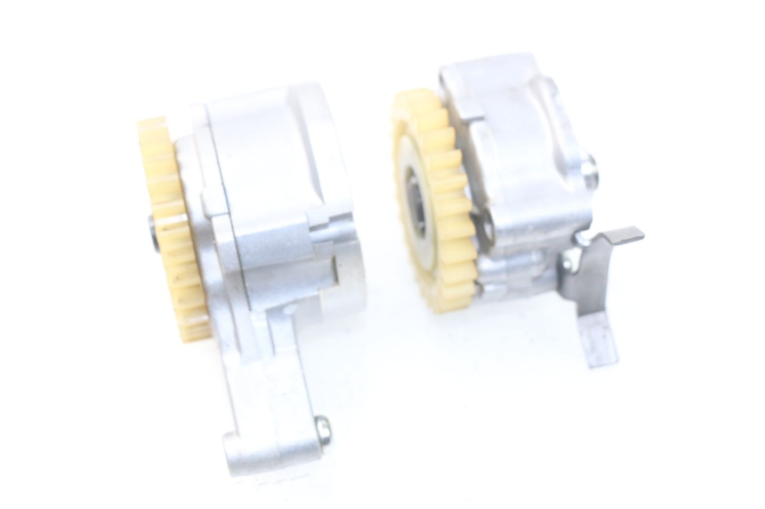 photo de ÖLPUMPE  YAMAHA TDM ABS 900 (2002 - 2014) - Zoom auf Gebrauchszustand