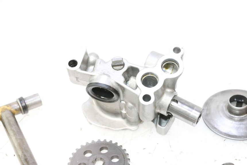 photo de ÖLPUMPE  HONDA XRV AFRICA TWIN 750 (1990 - 1992) - Details der Befestigungspunkte