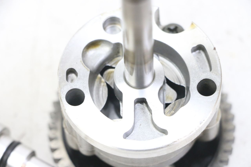 photo de ÖLPUMPE YAMAHA FZS FAZER 600 (2001 - 2003) - Zoom auf Gebrauchszustand