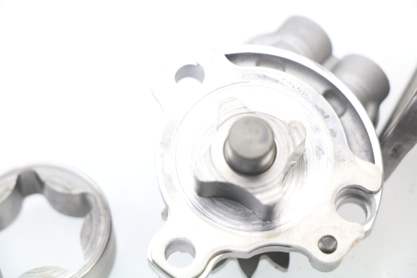 photo de ÖLPUMPE  YAMAHA YZ-F YZF 250 (2007 - 2013) - Alternative Perspektive